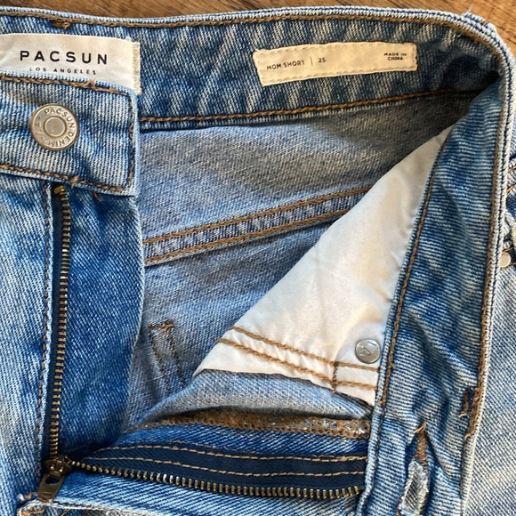 pacsun denim shorts, size 4/ small, high waisted - Picture 3 of 4